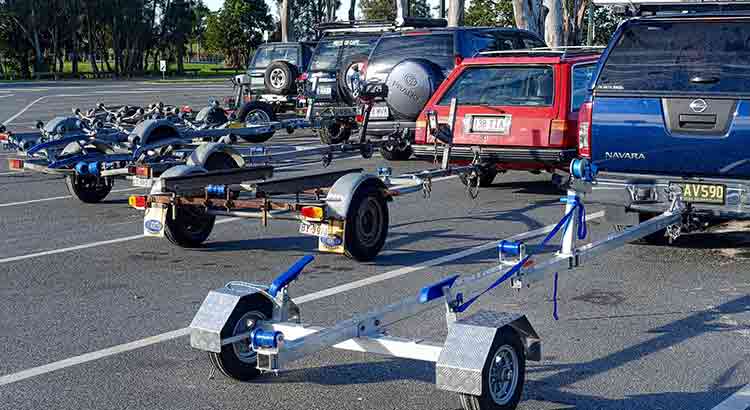 Beginners Guide to Choosing a Trailer for Your Pontoon Boat